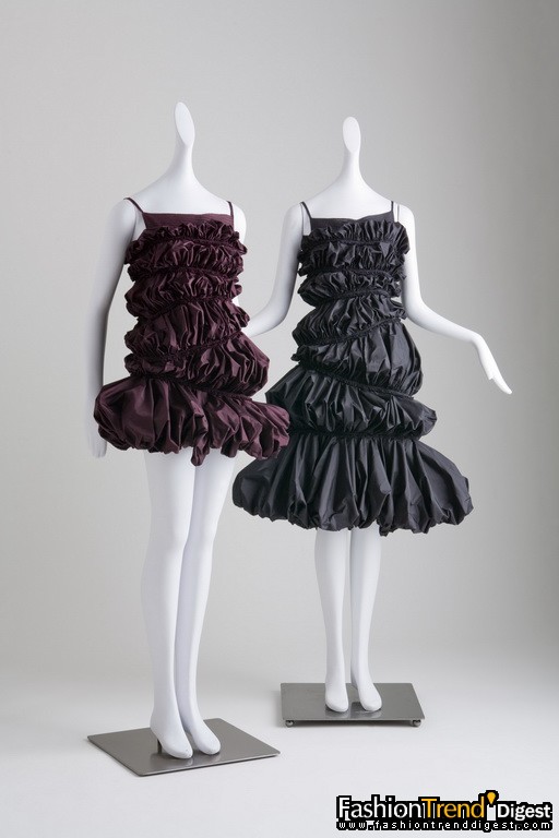 Wave dresses, spring/summer 2006<br>
Eggplant and charcoal silk taffeta 