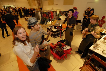 άҲ�ɵ��߽�Modepalastչʾ��