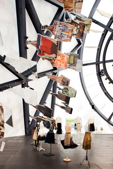 Prada�׶�Transformerչ��