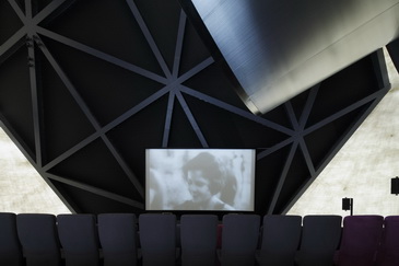 Prada�׶�Transformerչ��