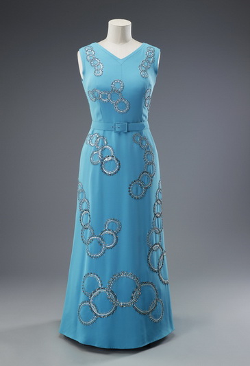 �����¹�����ɯ�׶����ķ�װ