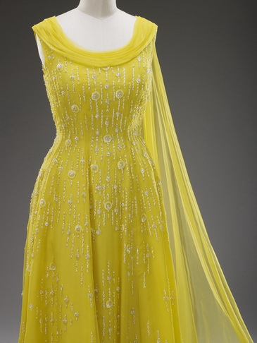 �����¹�����ɯ�׶����ķ�װ