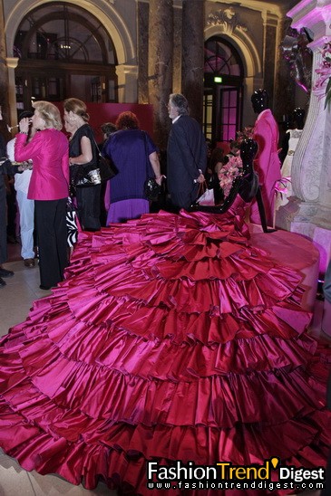 ESCADA : A View on Fashion 1978-2009