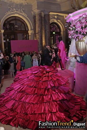 ESCADA : A View on Fashion 1978-2009