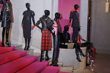 ESCADA : A View on Fashion 1978-2009