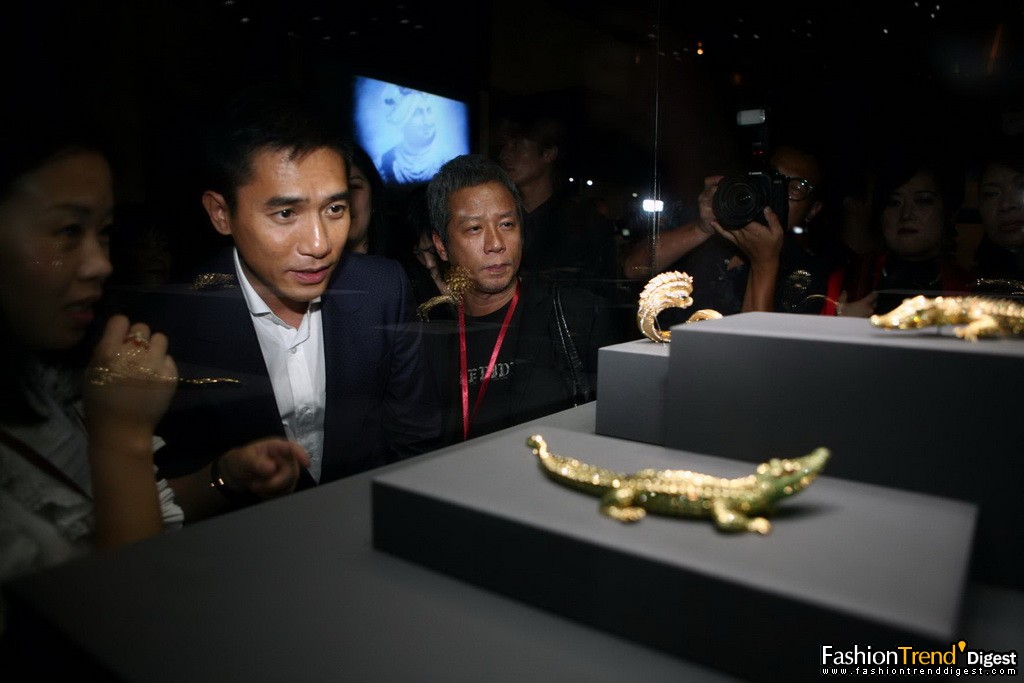 梁朝伟先生参观展品 