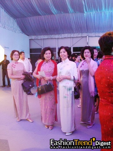 �������Ϻ�ʱװ�ܺ�̨