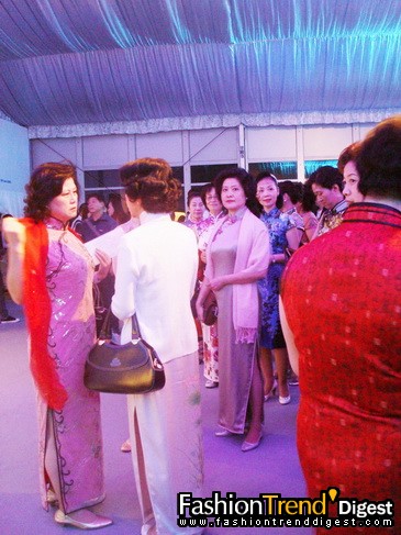 �������Ϻ�ʱװ�ܺ�̨