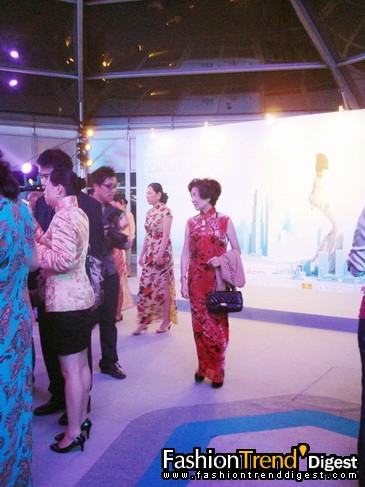 �������Ϻ�ʱװ�ܺ�̨