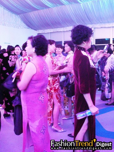 �������Ϻ�ʱװ�ܺ�̨