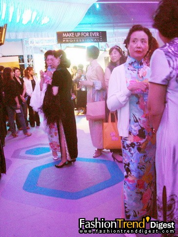 �������Ϻ�ʱװ�ܺ�̨