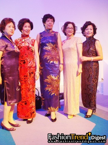 �������Ϻ�ʱװ�ܺ�̨