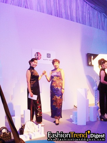 �������Ϻ�ʱװ�ܺ�̨