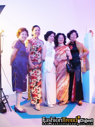 �������Ϻ�ʱװ�ܺ�̨