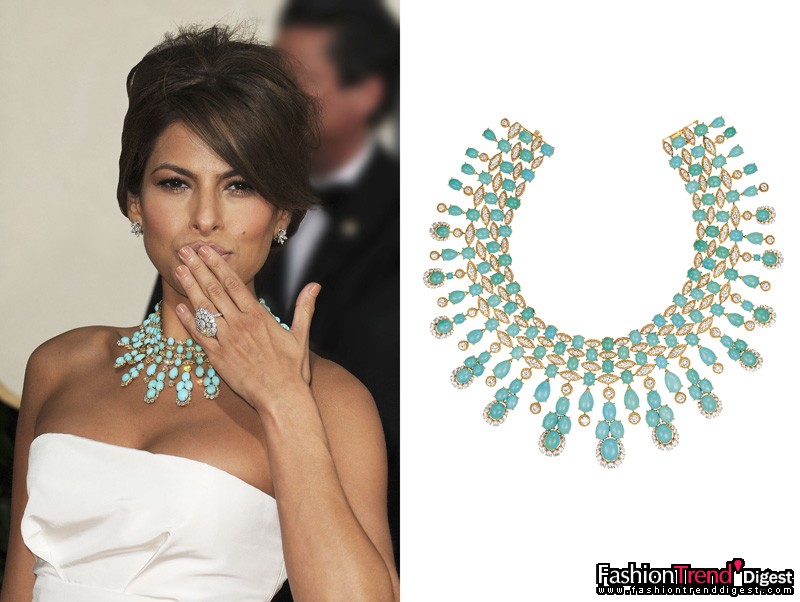 灵气之师：Jarretiere 手镯<br>
铂金、红宝石及钻石。由玛琳•黛德丽 (Marlene Dietrich) 委托制造，约1937年<br>
<br>
永远的玛琳•黛德丽 (Marlene Dietrich) 雍容魅惑，倾倒众生，是好莱坞最璀璨的银幕女王。她与两位最要好的朋友：Louis Arpels (Van Cleef & Arpels梵克雅宝创办人之一) 和著名德裔作家Erich Maria Remarque合力构思了这枚特大号Jarretière铂金镶嵌红宝石及钻石手镯，成为Van Cleef & Arpels 梵克雅宝1930年代的经典设计。<br>
<br>
三维设计的手镯以大圈环为主题，饰以圆形散射的多行枕形切割红宝石，围绕拱形环节及以长方形切割钻石铺镶的几何环节。<br>
<br>
此手镯在玛琳的生命中占有重要地位，曾伴随她出现在无数重要场合。她曾透露手镯是委托 Van Cleef & Arpels 梵克雅宝巴黎店制作的，这位电影中的「蓝天使」曾戴着它亮相阿尔弗雷德•希区柯克(Alfred Hitchcock) 于1950年取景伦敦拍摄的《欲海惊魂》。玛琳于剧中饰演一位支配欲极强的迷人音乐剧明星，因涉嫌谋杀丈夫被审判。<br>
<br>
这是她唯一不舍割爱的珠宝，现已成为其传家瑰宝。<br>
<br>
私人藏品 