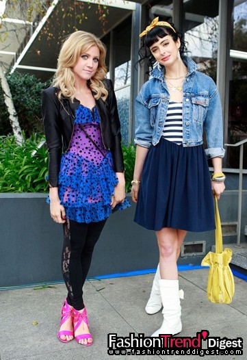 5月11日：随着Gossip Girl的大热迎来了80年代的回归，Punk开始全面复辟。图为Brittany Snow和Krysten Ritter的80年代打扮。 