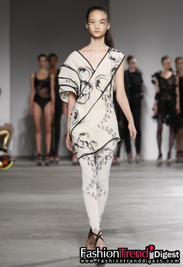 9月4日：Threeasfour宣布将与Yoko Ono合作推出下一季的春夏系列。图为Threeasfour2010春季成衣系列。 