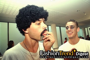 FTD-foto̽ӪJohn Galliano�㳡��̨��սʿ��