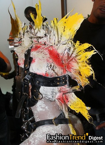 FTD-foto̽ӪJohn Galliano�㳡��̨��սʿ��