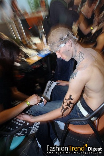 FTD-foto̽ӪJohn Galliano�㳡��̨��սʿ��