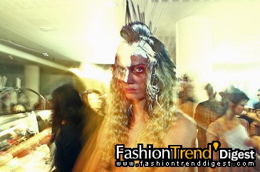 FTD-foto̽ӪJohn Galliano�㳡��̨��սʿ��