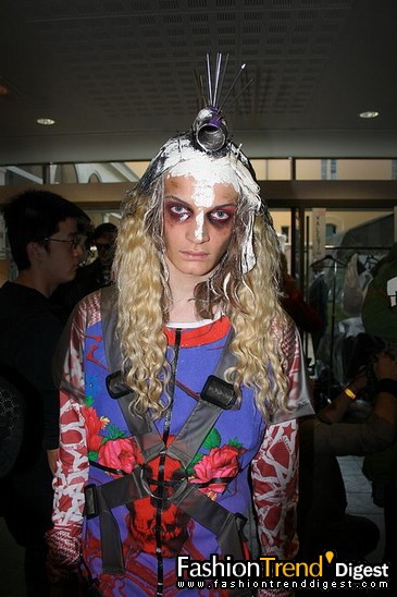 FTD-foto̽ӪJohn Galliano�㳡��̨��սʿ��