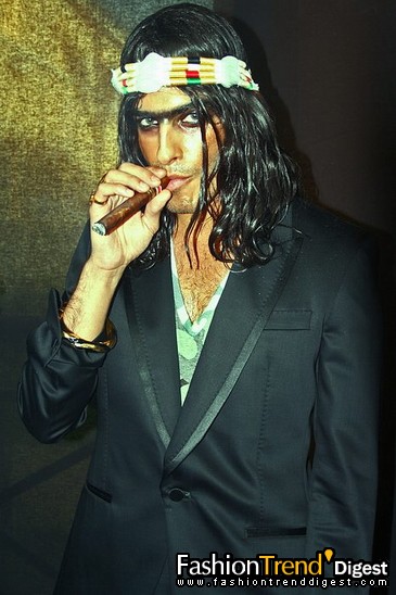 FTD-foto̽ӪJohn Galliano�㳡��̨��սʿ��