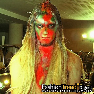 FTD-foto̽ӪJohn Galliano�㳡��̨��սʿ��