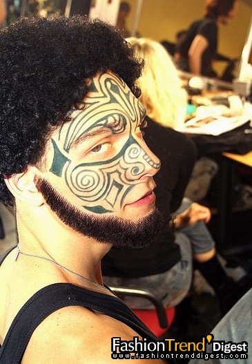 FTD-foto̽ӪJohn Galliano�㳡��̨��սʿ��