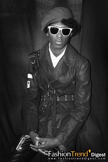 FTD-foto̽ӪJohn Galliano�㳡��̨��սʿ��