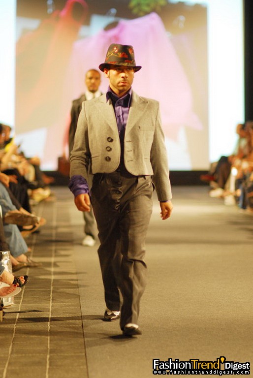 巴塞罗那的the Escuela Superior de Moda y Disen&ETH;o Felicidad Duce毕业生Fashion Show 