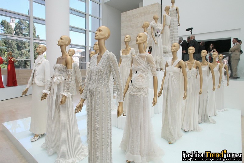 Valentino白色晚礼服 