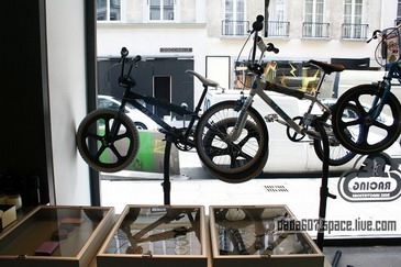 Shopping in Paris��COLETTE