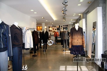 Shopping in Paris��COLETTE