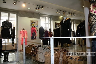 Shopping in Paris��COLETTE