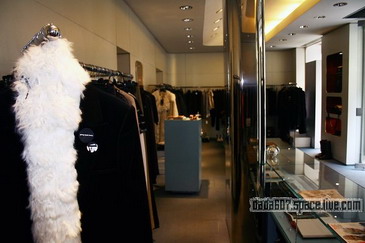 Shopping in Paris�� Maria Luisa