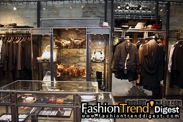 Shopping in Paris��L'Eclaireur