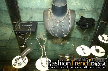 Shopping in Paris��L'Eclaireur