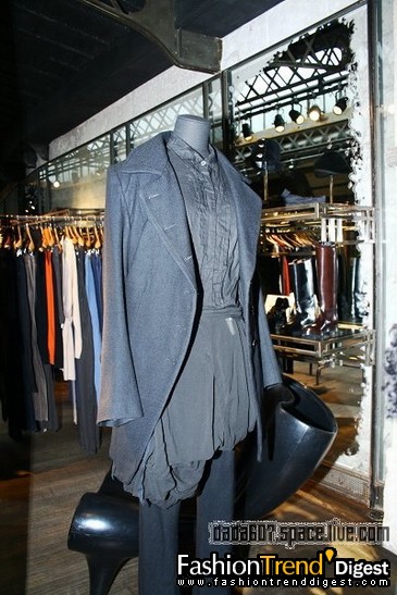 Shopping in Paris��L'Eclaireur