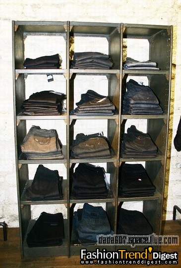 Shopping in Paris��L'Eclaireur