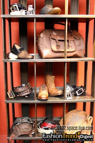 Shopping in Paris��L'Eclaireur