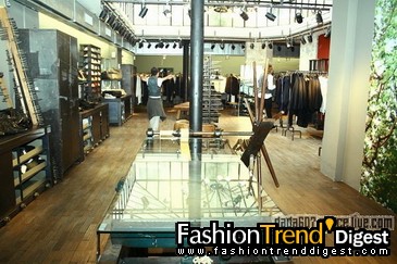 Shopping in Paris��L'Eclaireur