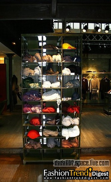 Shopping in Paris��L'Eclaireur