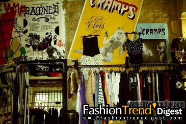 Shopping in Paris��noir kennedy