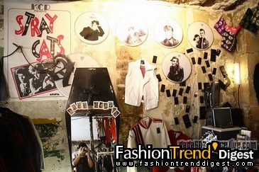 Shopping in Paris��noir kennedy