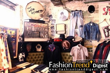 Shopping in Paris��noir kennedy