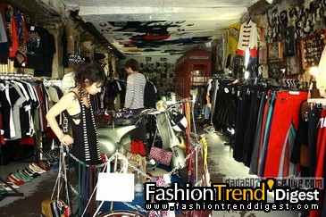 Shopping in Paris��noir kennedy