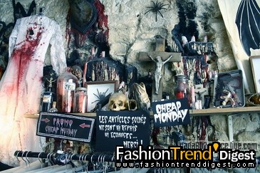 Shopping in Paris��noir kennedy