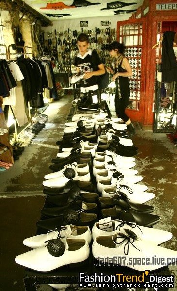 Shopping in Paris��noir kennedy