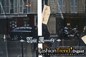 Shopping in Paris��noir kennedy